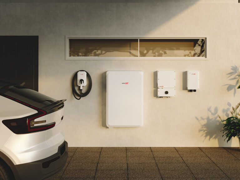 How Many Solar Batteries are Needed to Power a House